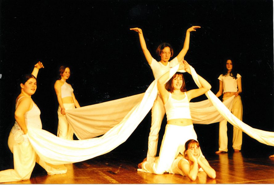 Who are these year 10 dancers in 2003? | Courtesy of Canvey Bus Museum