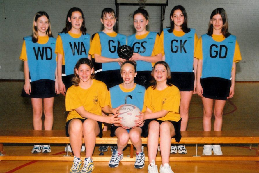 Girls Netball team | Courtesy of Canvey Bus Museum