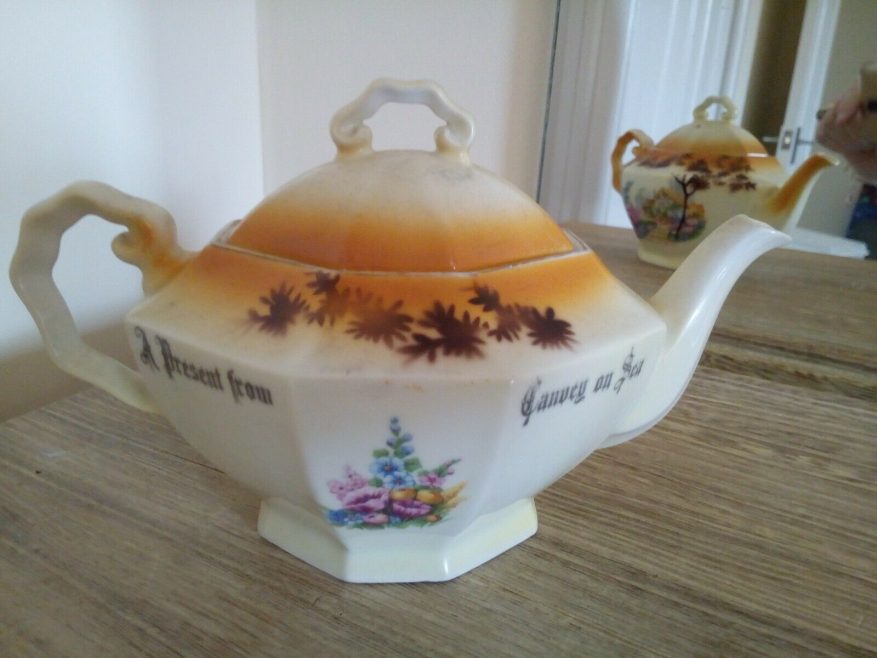 Another Canvey teapot