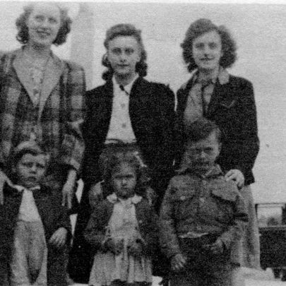 Barbara Greatrex with Brother Reggie, Dorothy Hounsom with Sonia and Florence Smith (nee Noble) with Peter. 