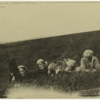 1922: The Stuckey family on Canvey Sea Wall | David Bullock