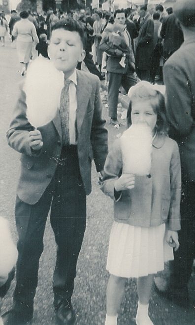 c1962: Laurie & Jenny Atterbury on Canvey | Laurie Atterbury