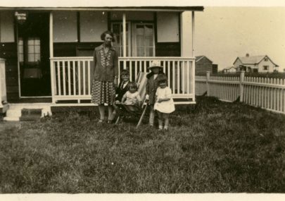Mystery Family Photos from 1927