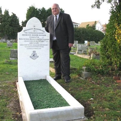 Ian Mather at his Great Grandfather's grave | Ian Mather