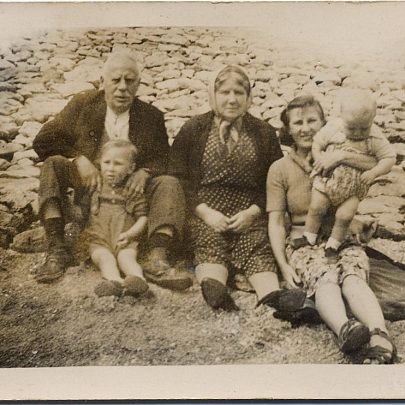 Canvey Beach Old Paddling Pool. Jo and Clara Holt, Marjorie Parks, sons Bob and Tom. | Marjorie Parks