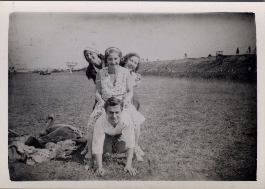 Canvey Beach scenes in the 1930s Old family pictures of a Canvey