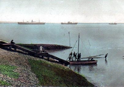 Photochrom Postcard of Hole Haven