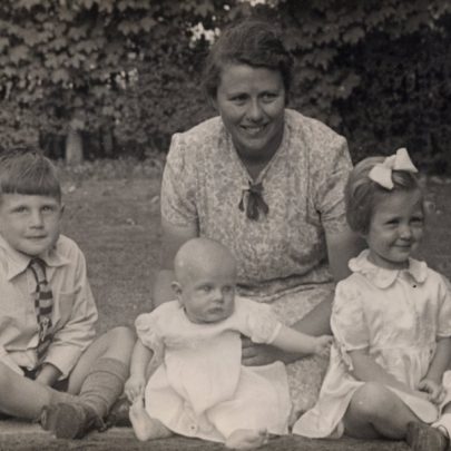 Doris with Aubrey's family late 1940's | Graham Stevens