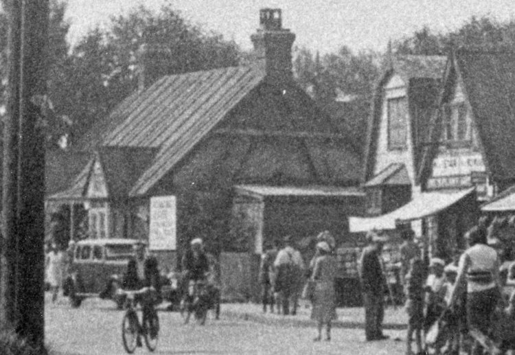 Do you remember these in Furtherwick Road? Strutts Corner