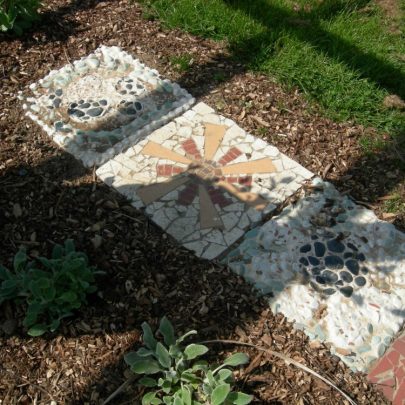 Mosaics designed by Canvey children featured at Bumblebee Park | Janet Penn